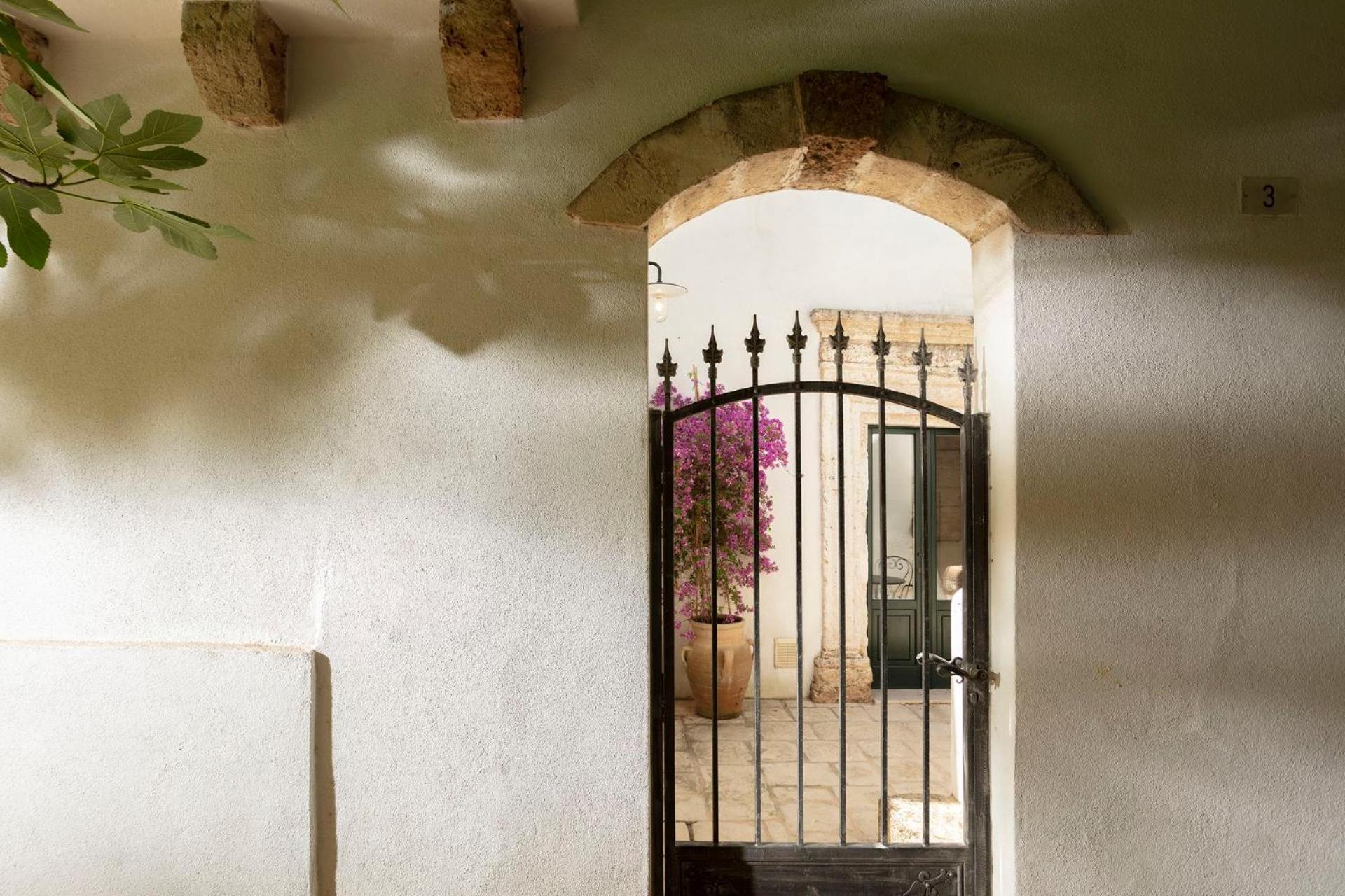 לינה וארוחת בוקר ראקאלה Don Alfonso Dimora D'Epoca מראה חיצוני תמונה